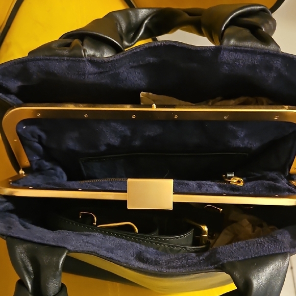 Elegant Black Satchel Bag - Picture 5 of 7